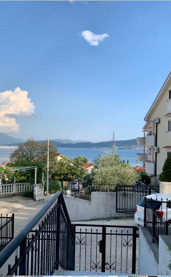 Lastochka.Mne Apartments Baošići Buitenkant foto