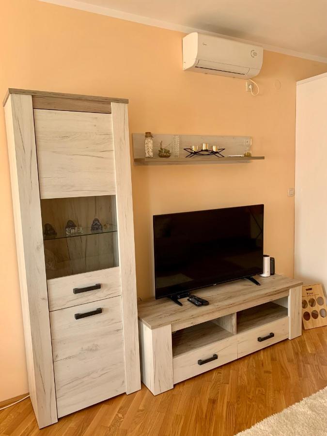 Lastochka.Mne Apartments Baošići Buitenkant foto