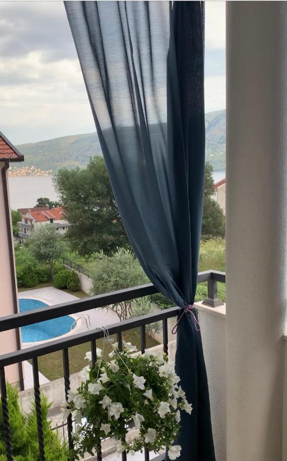 Lastochka.Mne Apartments Baošići Buitenkant foto