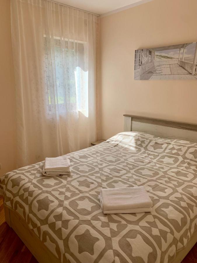 Lastochka.Mne Apartments Baošići Buitenkant foto