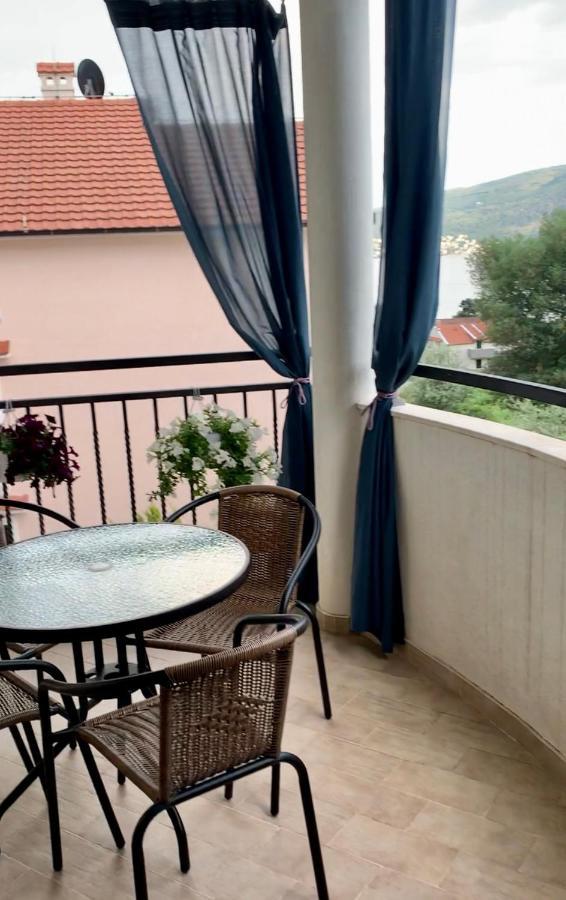 Lastochka.Mne Apartments Baošići Buitenkant foto