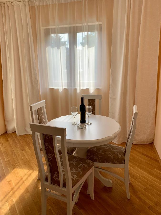 Lastochka.Mne Apartments Baošići Buitenkant foto