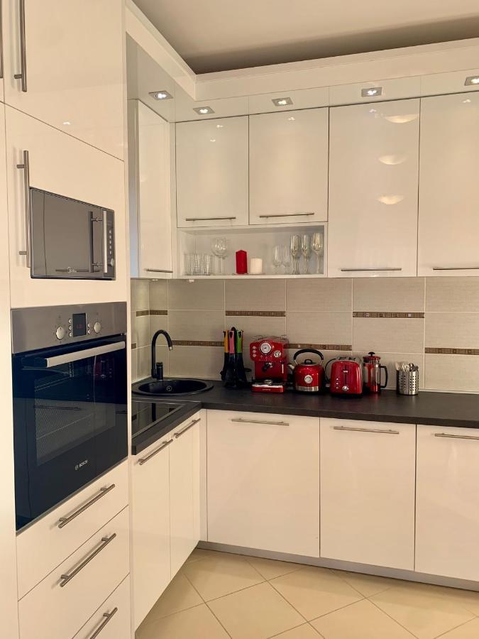 Lastochka.Mne Apartments Baošići Buitenkant foto