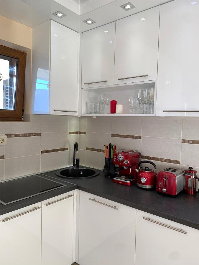 Lastochka.Mne Apartments Baošići Buitenkant foto