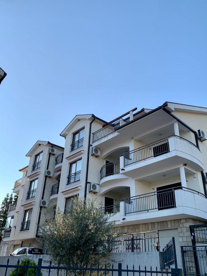 Lastochka.Mne Apartments Baošići Buitenkant foto